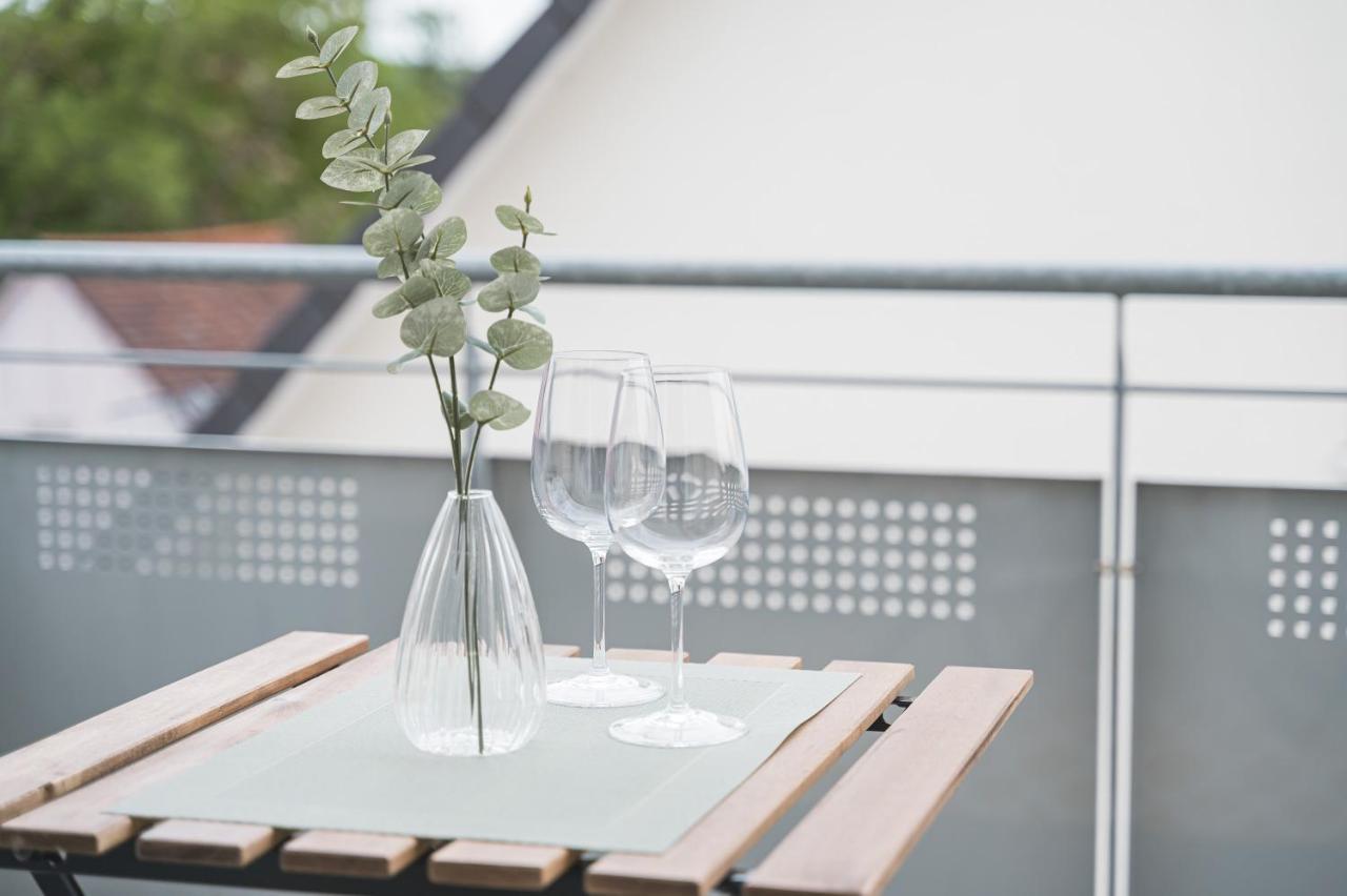 Design-Apartment - Kueche - Balkon - Tiefgarage Leinfelden-Echterdingen Kültér fotó